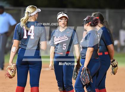 Thumbnail 1 in Benson vs. Round Valley (AIA 2A Semifinal) photogallery.