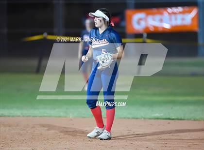 Thumbnail 2 in Benson vs. Round Valley (AIA 2A Semifinal) photogallery.