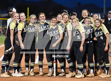 Thumbnail 2 in Benson vs. Round Valley (AIA 2A Semifinal) photogallery.