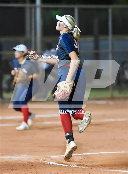 Thumbnail 2 in Benson vs. Round Valley (AIA 2A Semifinal) photogallery.