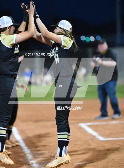 Thumbnail 2 in Benson vs. Round Valley (AIA 2A Semifinal) photogallery.