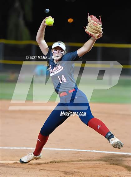Thumbnail 2 in Benson vs. Round Valley (AIA 2A Semifinal) photogallery.