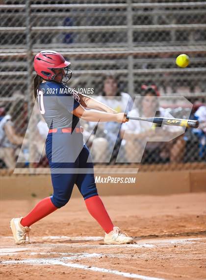 Thumbnail 3 in Benson vs. Round Valley (AIA 2A Semifinal) photogallery.