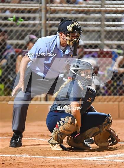 Thumbnail 3 in Benson vs. Round Valley (AIA 2A Semifinal) photogallery.
