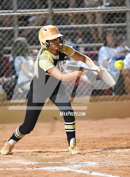 Thumbnail 2 in Benson vs. Round Valley (AIA 2A Semifinal) photogallery.