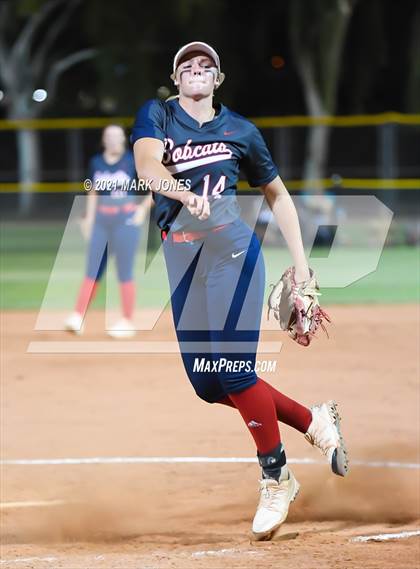 Thumbnail 1 in Benson vs. Round Valley (AIA 2A Semifinal) photogallery.