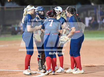 Thumbnail 1 in Benson vs. Round Valley (AIA 2A Semifinal) photogallery.