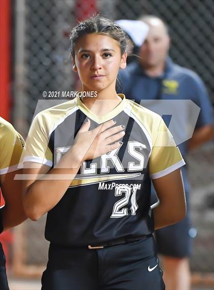 Thumbnail 2 in Benson vs. Round Valley (AIA 2A Semifinal) photogallery.