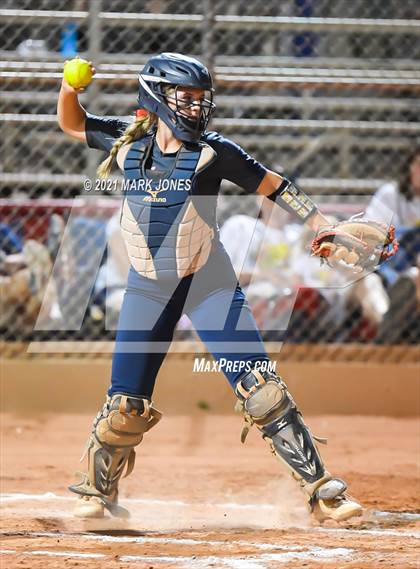 Thumbnail 1 in Benson vs. Round Valley (AIA 2A Semifinal) photogallery.