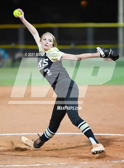 Thumbnail 3 in Benson vs. Round Valley (AIA 2A Semifinal) photogallery.