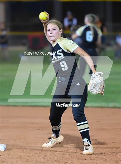 Thumbnail 3 in Benson vs. Round Valley (AIA 2A Semifinal) photogallery.