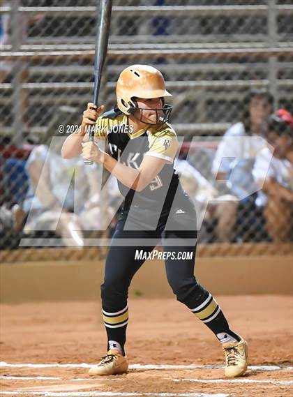 Thumbnail 3 in Benson vs. Round Valley (AIA 2A Semifinal) photogallery.