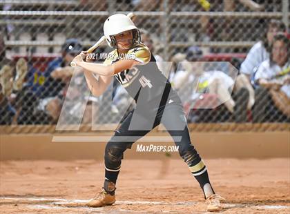 Thumbnail 2 in Benson vs. Round Valley (AIA 2A Semifinal) photogallery.