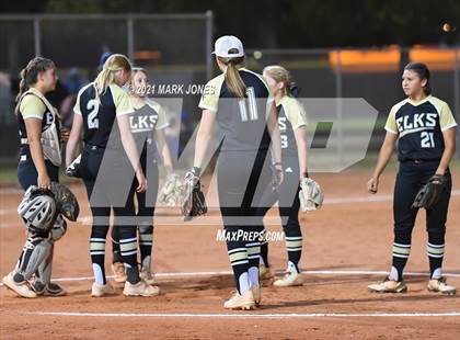 Thumbnail 2 in Benson vs. Round Valley (AIA 2A Semifinal) photogallery.