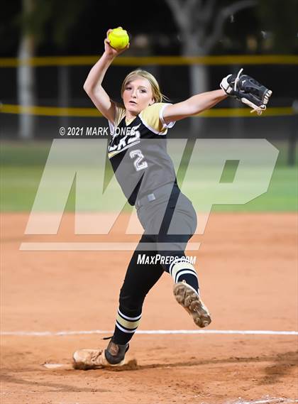 Thumbnail 3 in Benson vs. Round Valley (AIA 2A Semifinal) photogallery.