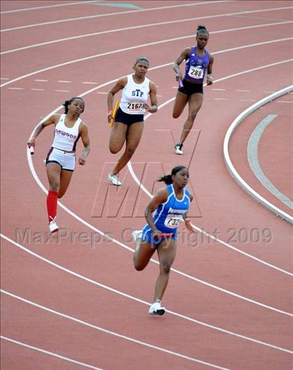 Thumbnail 2 in 82nd Clyde Littlefield Texas Relays photogallery.