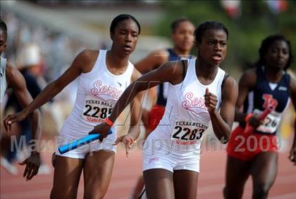 Thumbnail 2 in 82nd Clyde Littlefield Texas Relays photogallery.