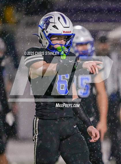 Thumbnail 1 in Round Valley @ Valley Christian (AIA 3A Semifinal) photogallery.