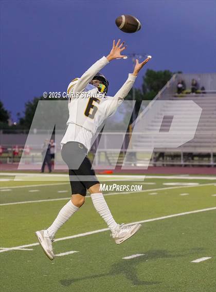 Thumbnail 2 in Round Valley @ Valley Christian (AIA 3A Semifinal) photogallery.