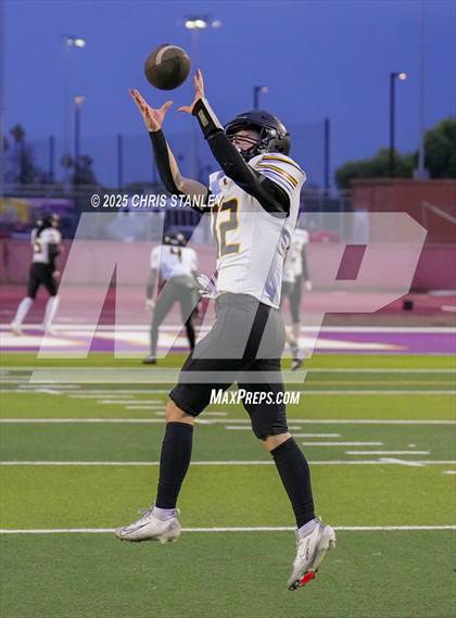 Thumbnail 1 in Round Valley @ Valley Christian (AIA 3A Semifinal) photogallery.