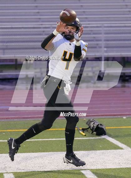 Thumbnail 1 in Round Valley @ Valley Christian (AIA 3A Semifinal) photogallery.