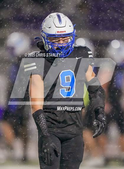 Thumbnail 2 in Round Valley @ Valley Christian (AIA 3A Semifinal) photogallery.