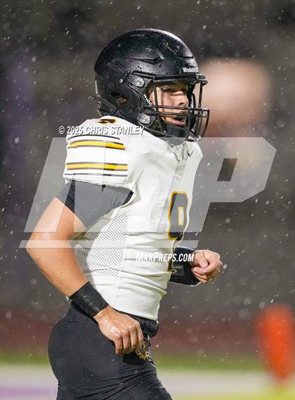 Thumbnail 1 in Round Valley @ Valley Christian (AIA 3A Semifinal) photogallery.