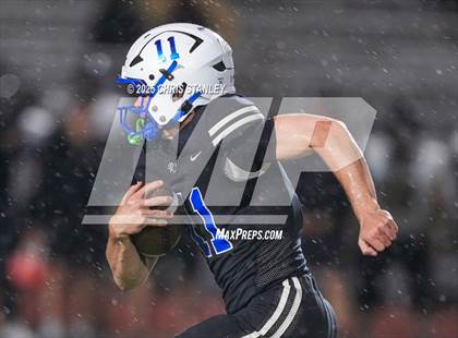 Thumbnail 2 in Round Valley @ Valley Christian (AIA 3A Semifinal) photogallery.