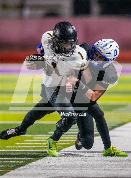 Thumbnail 1 in Round Valley @ Valley Christian (AIA 3A Semifinal) photogallery.