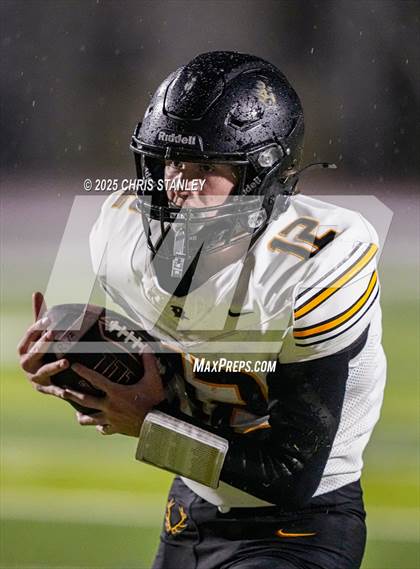 Thumbnail 2 in Round Valley @ Valley Christian (AIA 3A Semifinal) photogallery.