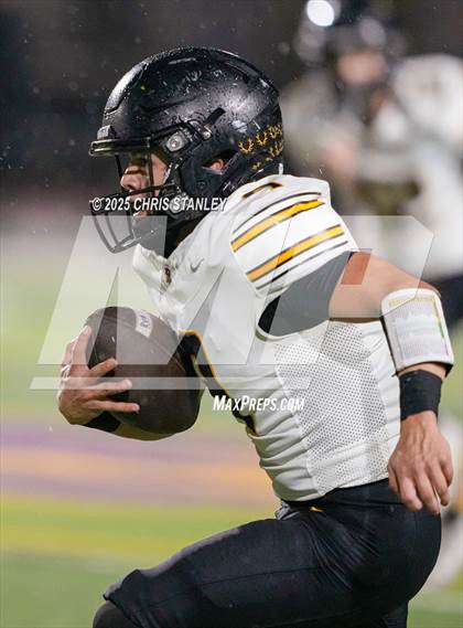 Thumbnail 2 in Round Valley @ Valley Christian (AIA 3A Semifinal) photogallery.