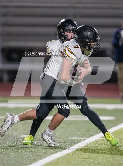 Thumbnail 3 in Round Valley @ Valley Christian (AIA 3A Semifinal) photogallery.