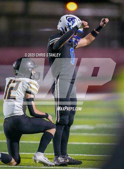 Thumbnail 3 in Round Valley @ Valley Christian (AIA 3A Semifinal) photogallery.
