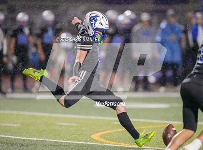 Thumbnail 2 in Round Valley @ Valley Christian (AIA 3A Semifinal) photogallery.