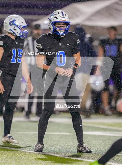 Thumbnail 1 in Round Valley @ Valley Christian (AIA 3A Semifinal) photogallery.