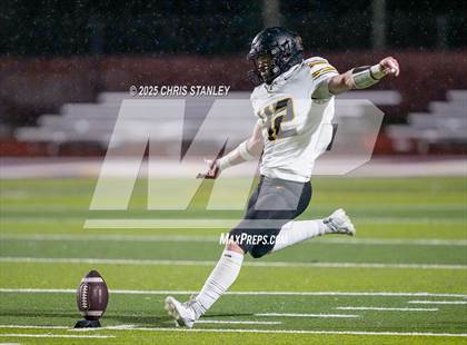 Thumbnail 2 in Round Valley @ Valley Christian (AIA 3A Semifinal) photogallery.