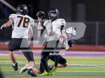 Thumbnail 1 in Round Valley @ Valley Christian (AIA 3A Semifinal) photogallery.