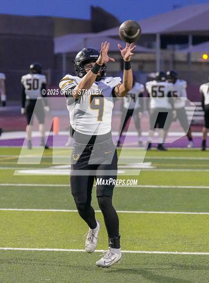 Thumbnail 3 in Round Valley @ Valley Christian (AIA 3A Semifinal) photogallery.