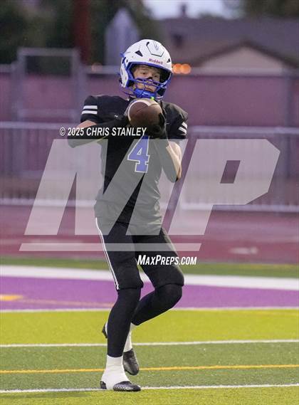 Thumbnail 2 in Round Valley @ Valley Christian (AIA 3A Semifinal) photogallery.