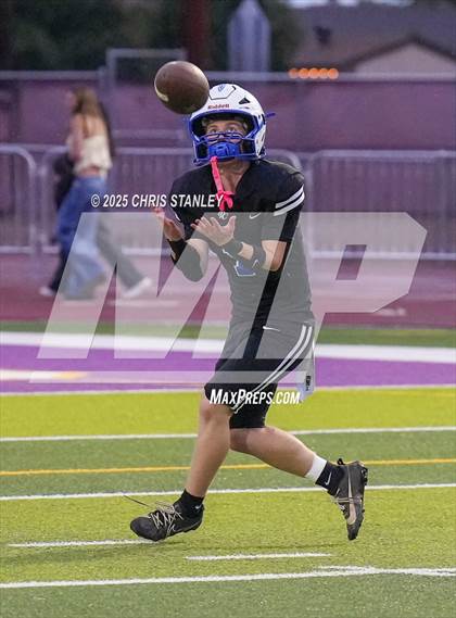 Thumbnail 1 in Round Valley @ Valley Christian (AIA 3A Semifinal) photogallery.