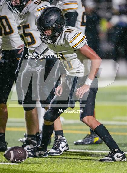 Thumbnail 1 in Round Valley @ Valley Christian (AIA 3A Semifinal) photogallery.