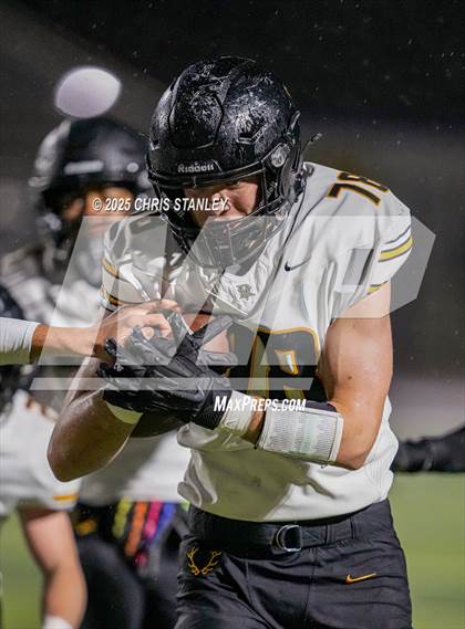 Thumbnail 1 in Round Valley @ Valley Christian (AIA 3A Semifinal) photogallery.