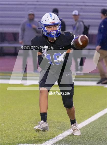 Thumbnail 2 in Round Valley @ Valley Christian (AIA 3A Semifinal) photogallery.