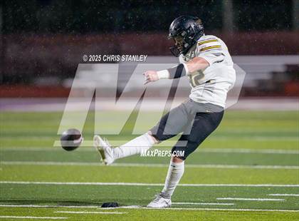 Thumbnail 3 in Round Valley @ Valley Christian (AIA 3A Semifinal) photogallery.