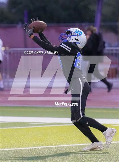 Thumbnail 3 in Round Valley @ Valley Christian (AIA 3A Semifinal) photogallery.