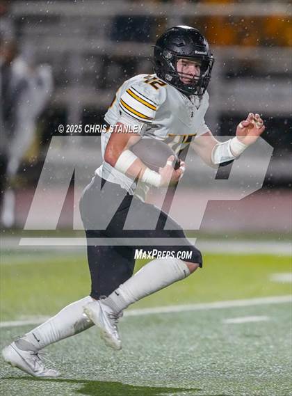 Thumbnail 1 in Round Valley @ Valley Christian (AIA 3A Semifinal) photogallery.