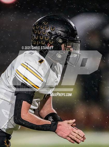 Thumbnail 3 in Round Valley @ Valley Christian (AIA 3A Semifinal) photogallery.