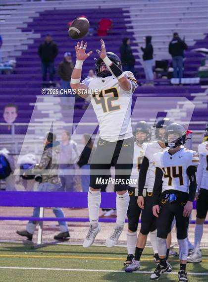 Thumbnail 2 in Round Valley @ Valley Christian (AIA 3A Semifinal) photogallery.