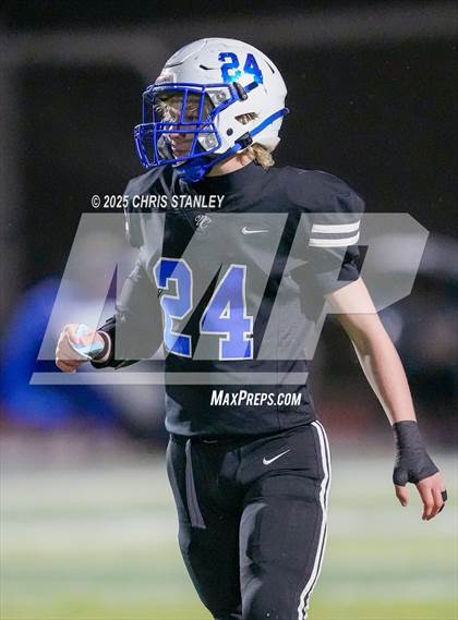 Thumbnail 1 in Round Valley @ Valley Christian (AIA 3A Semifinal) photogallery.