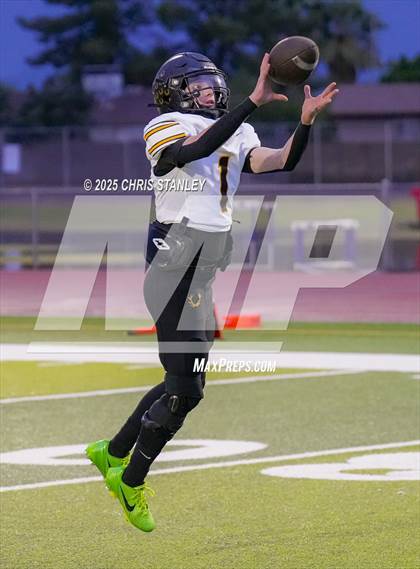 Thumbnail 1 in Round Valley @ Valley Christian (AIA 3A Semifinal) photogallery.